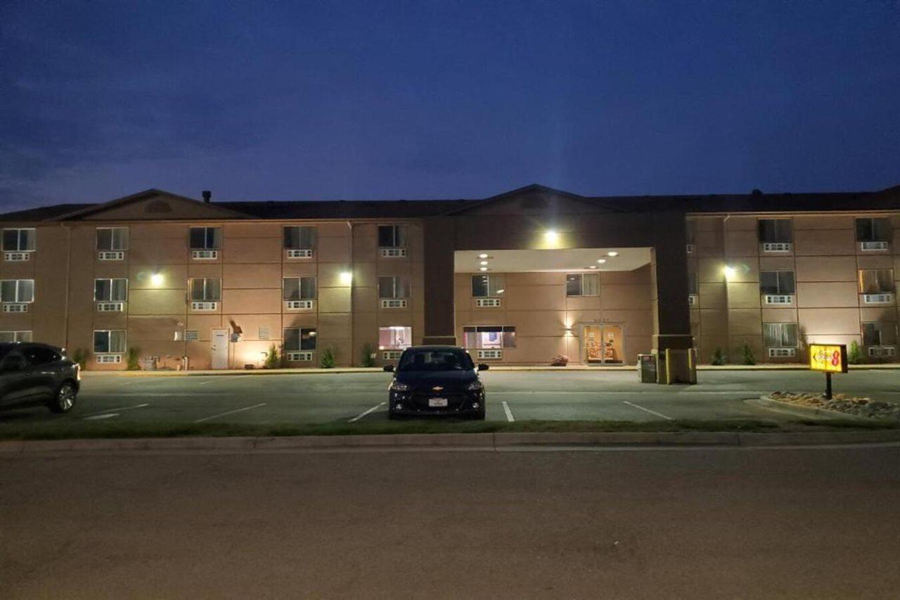 Super 8 By Wyndham Henderson North East Denver Экстерьер фото