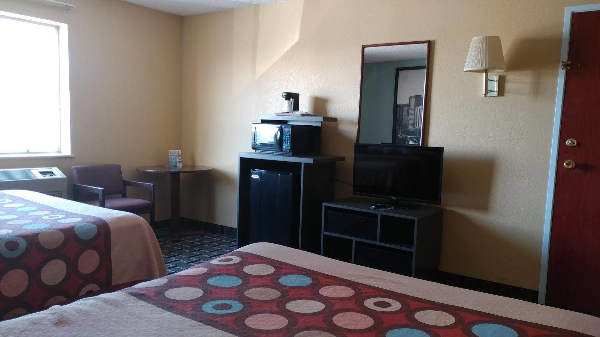 Super 8 By Wyndham Henderson North East Denver Экстерьер фото